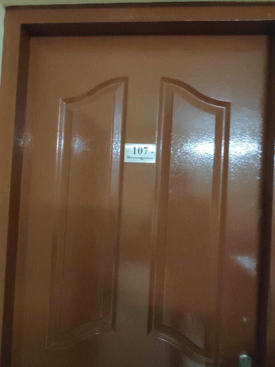 Hotel Silver Space 埃尔讷古勒姆 外观 照片
