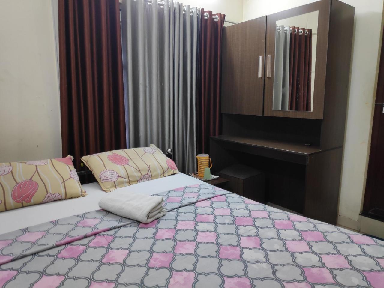 Hotel Silver Space 埃尔讷古勒姆 外观 照片