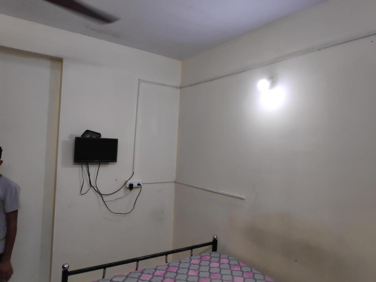Hotel Silver Space 埃尔讷古勒姆 外观 照片